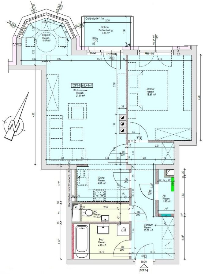 Grundriss einer Wohnung mit eingezeichneten Maßen und Räumen wie Wohnzimmer, Küche, Bad und WC.