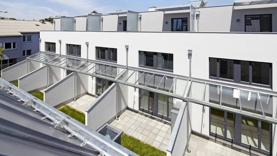 Moderne Wohnung mit Garten und großzügigen Terrassen in ruhiger Lage in Wien. Ideales Immobilienangebot für Familien.