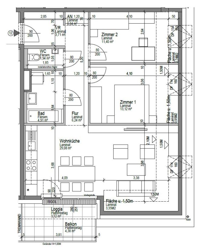 Grundriss einer Wohnung mit Wohnküche, zwei Zimmern, Bad, WC, Flur und Balkon.