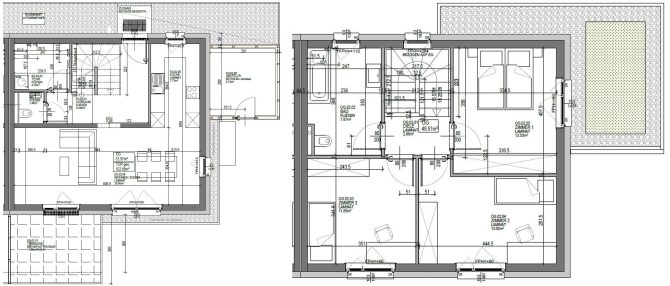 Architektur-Grundriss eines Wohnhauses mit Raumaufteilung und Maßen.