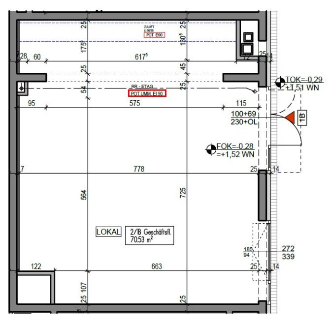 Grundriss einer Gewerbefläche mit Maßen und technischen Details in Quadratmetern.